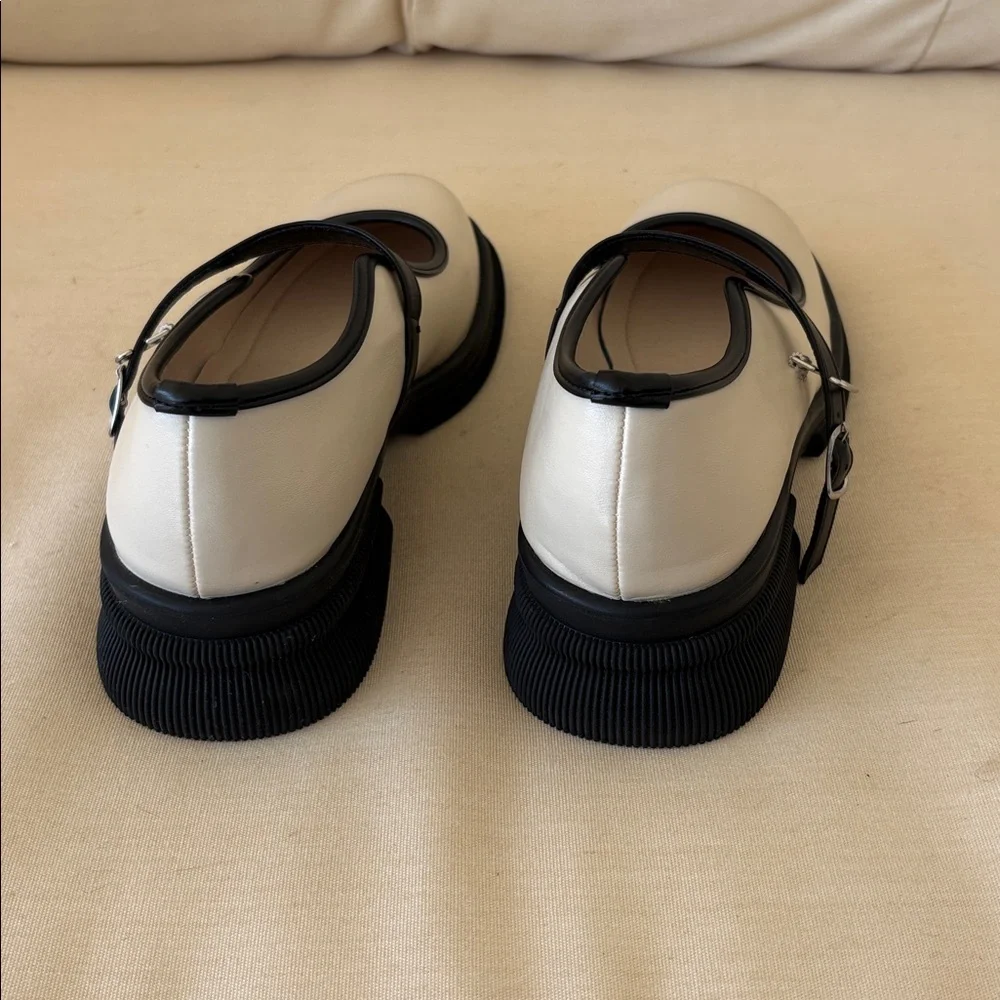 Women's Cream Mary Jane Shoes